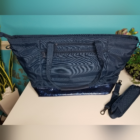Lug Avion Travel Tote Navy - Picture 9 of 16